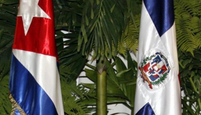 baderas de cuba y dominicana:Archivo